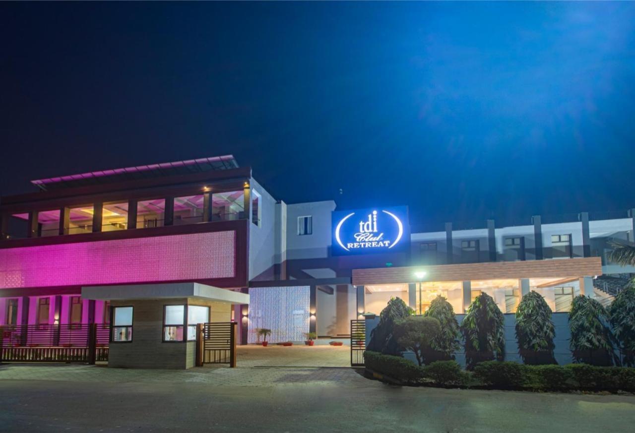 Tdi Club Retreat Hotel Kharar Buitenkant foto