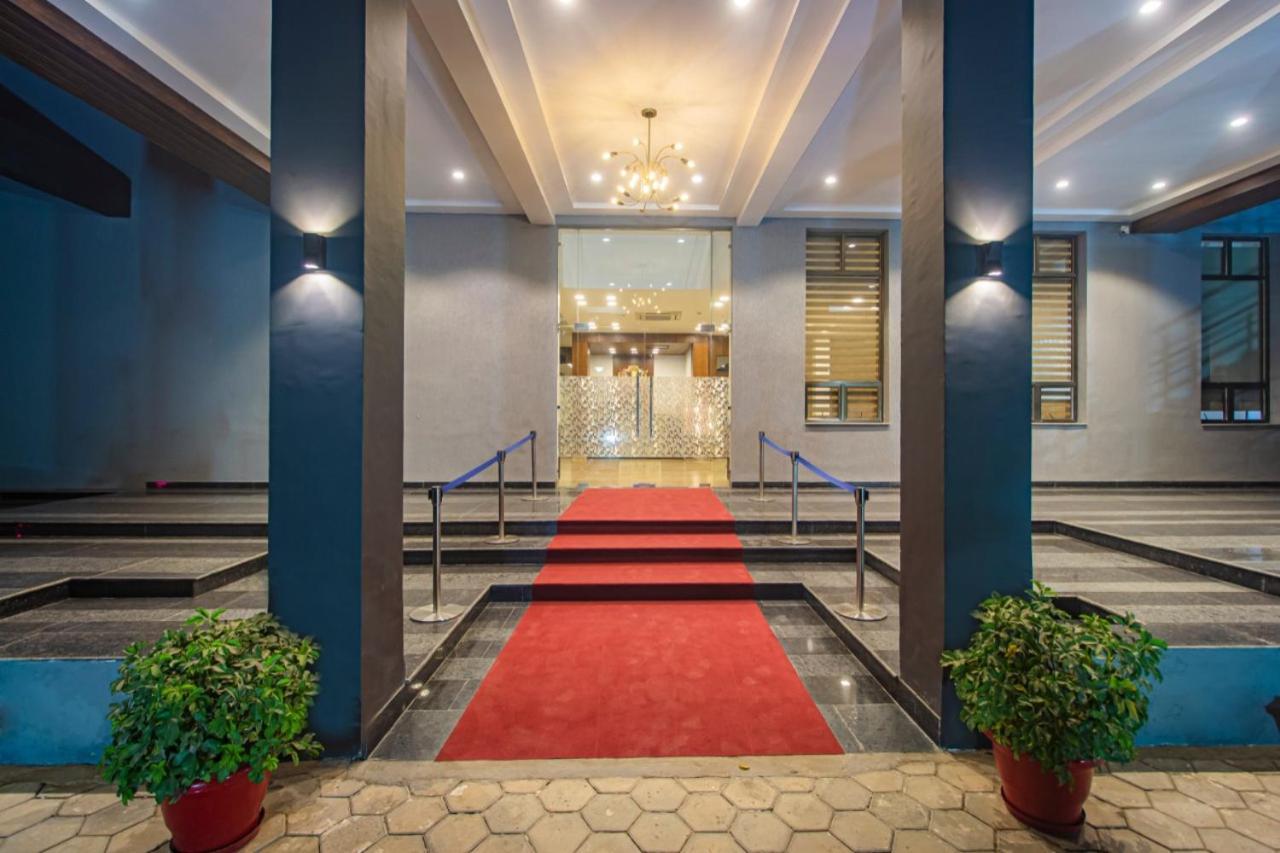 Tdi Club Retreat Hotel Kharar Buitenkant foto
